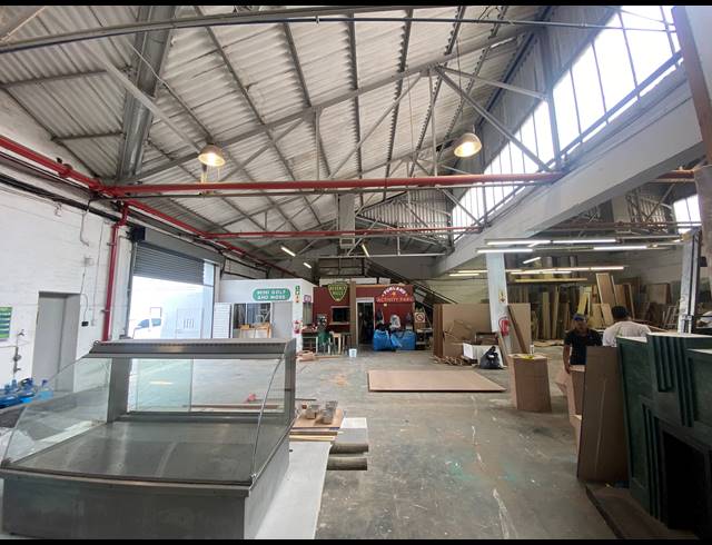 900M² WAREHOUSE TO LET IN PAARDEN EILAND